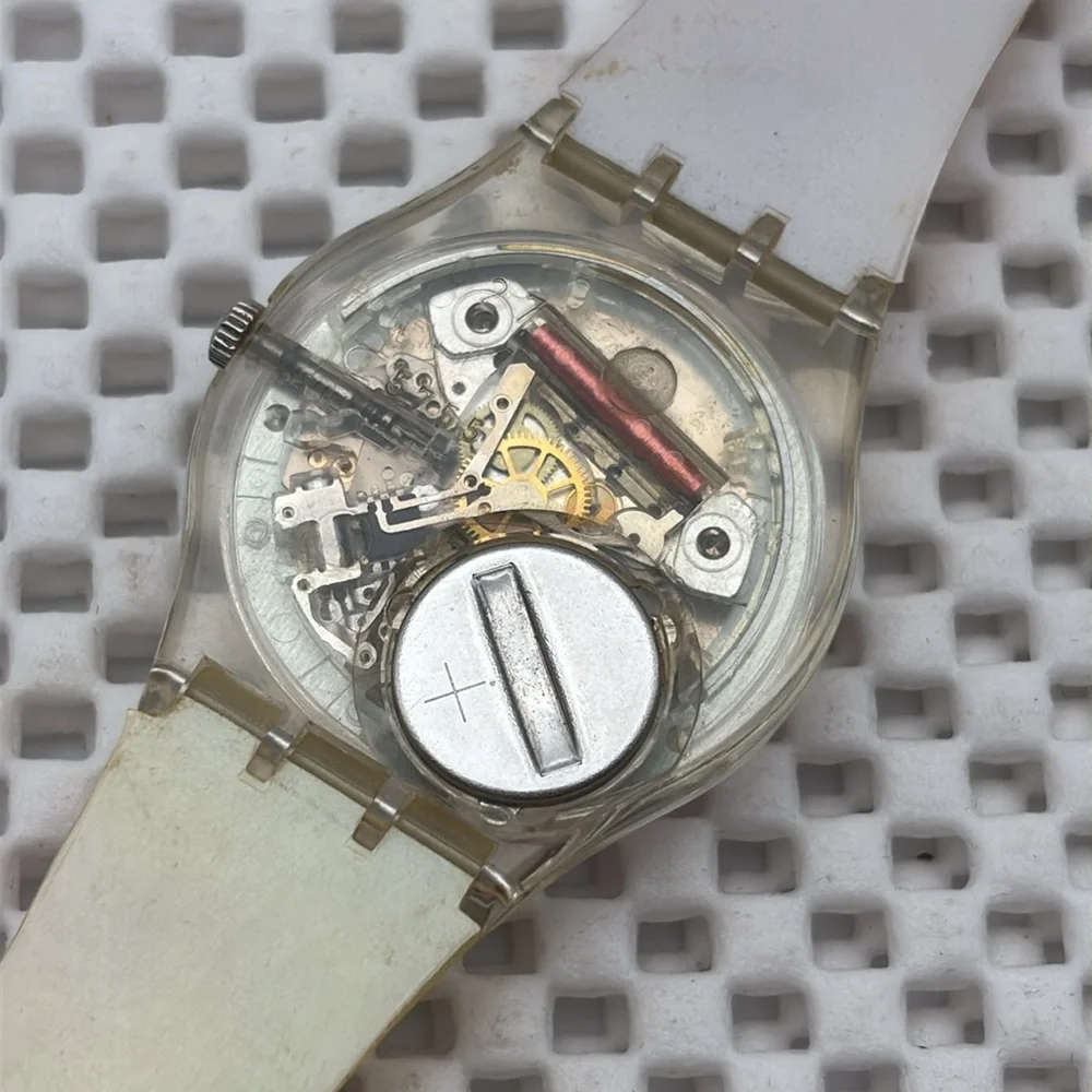 Swatch Watch - GK421 - OOPS ! MY NAILS